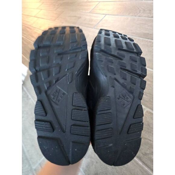 Nike Air Huarache Running Sneakers Black White 2020 Size 7 - Picture 5 of 8